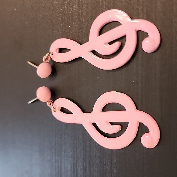 Pink Musical Treble Clef Metallic Dangle Earrings Post - Picture 1 of 5